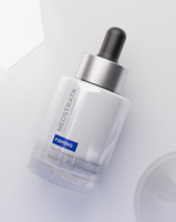 080F30159XA_Life Style 3_Skin Active Tri Therapy Lifting Serum