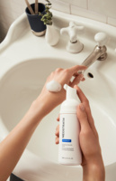 080F30150R_Life Style_Resurface Foaming Glycolic Wash