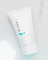 080F30136XA_Life Style_ Restore Ultra Moisturizing Face Cream
