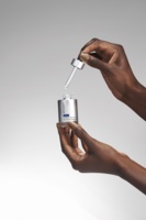 080F30159XA_Life Style 4_Skin Active Tri Therapy Lifting Serum