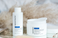 080F30134XA_Life Style 2_Resurface Smooth Surface Glycolic Peel