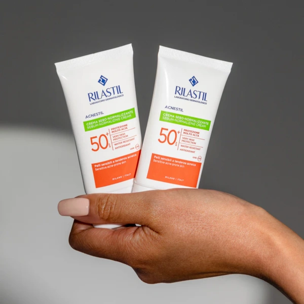 Fotoprotezione365_Acnestil_Crema_SPF50_I28V07010_02_800x